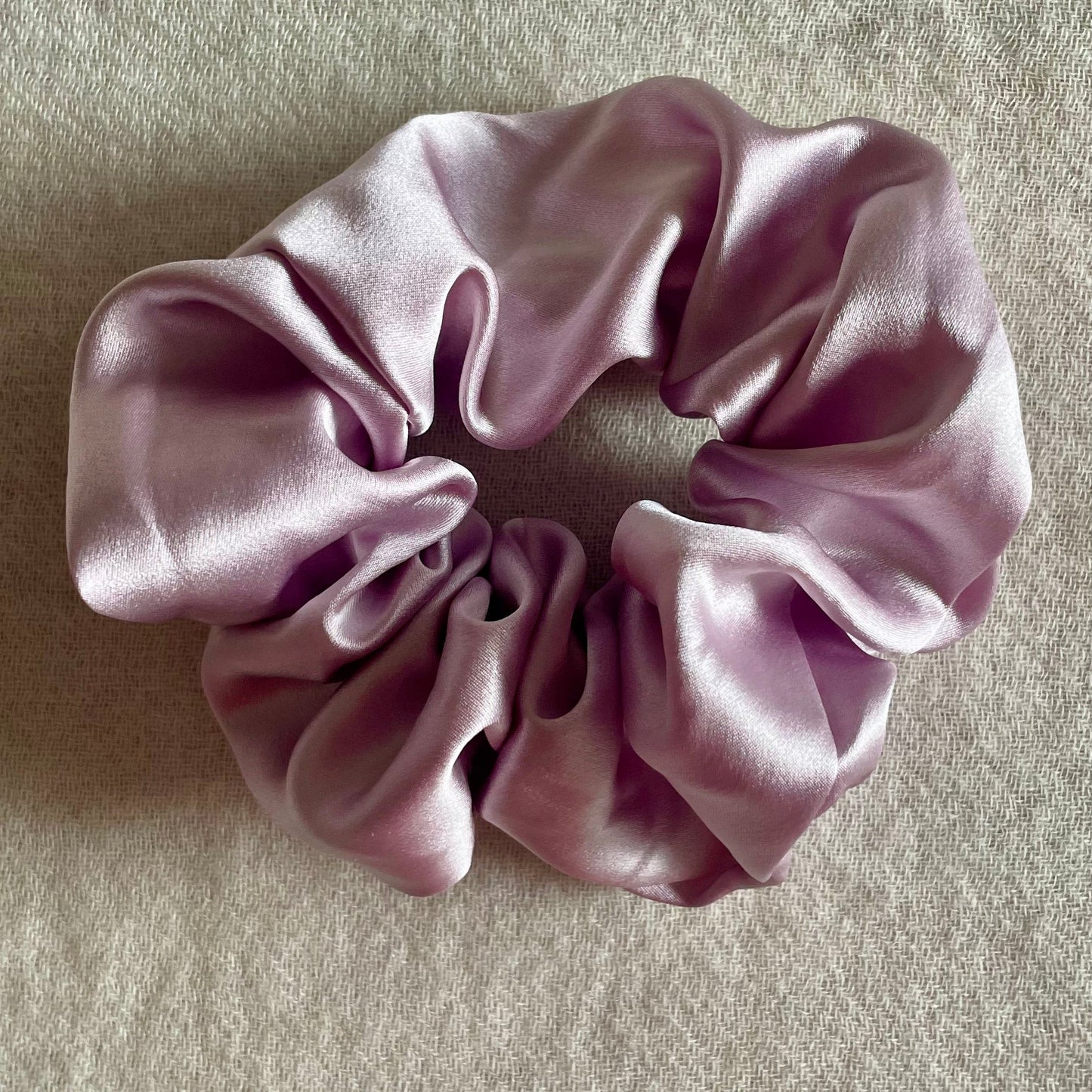 100% 30 momme mulberry silk scrunchie large, lilac color