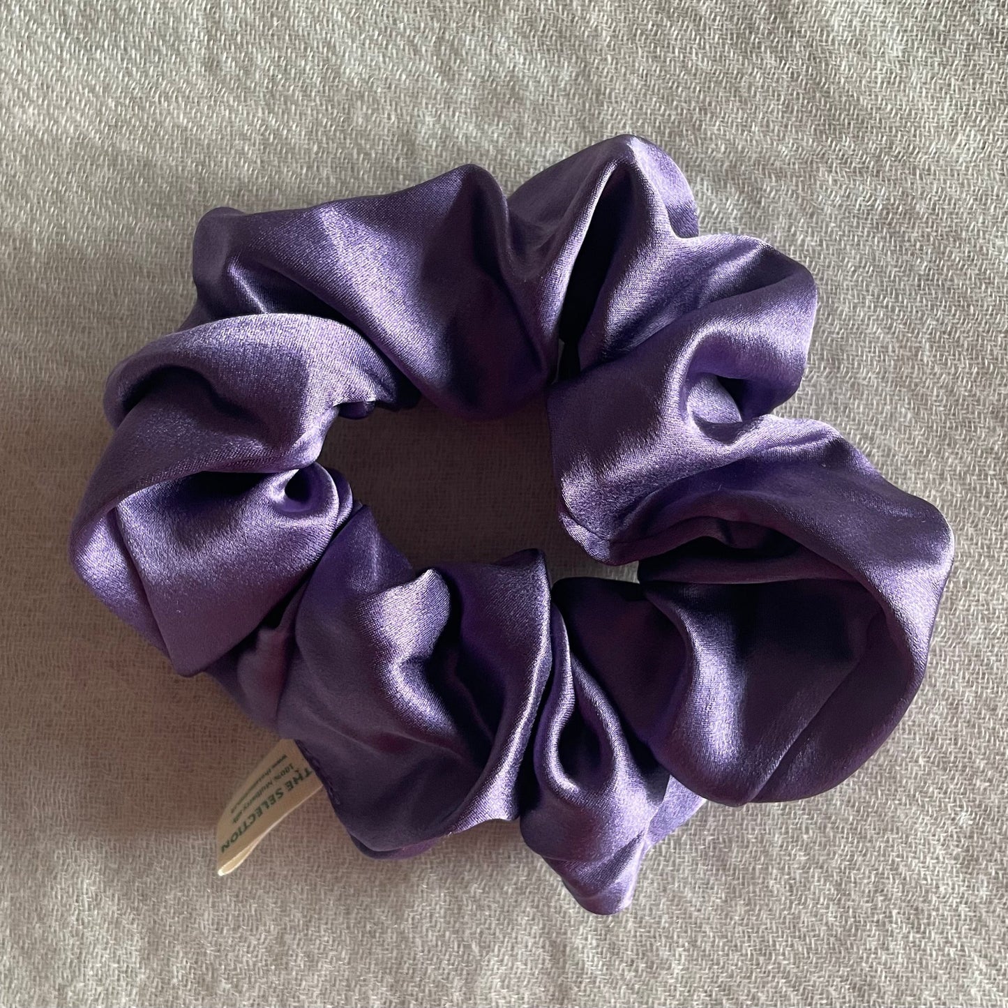 100% 30 momme mulberry silk scrunchie large, violet color